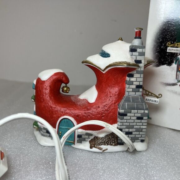 Dept 56 Pointy Toed Shoemaker Elfland 56766 North Pole Lighted Xmas Village - Picture 4 of 10